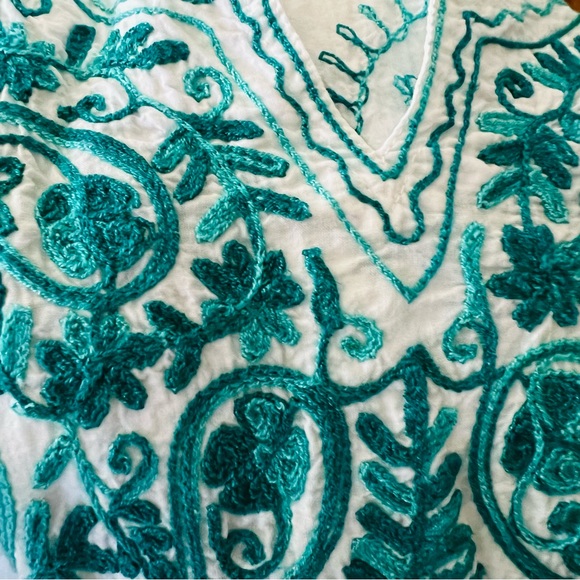 Beach Cover up - Picture 4 of 7